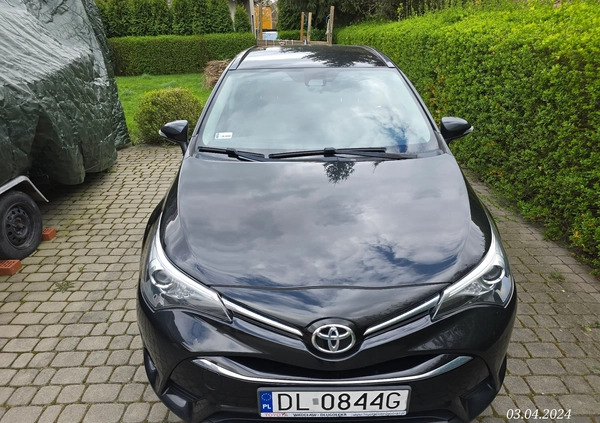 Toyota Avensis cena 49000 przebieg: 138092, rok produkcji 2015 z Żarów małe 407